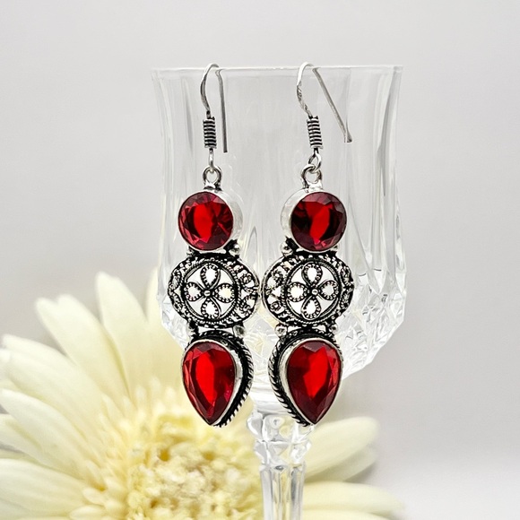 GARNET EARRINGS - Picture 9 of 13